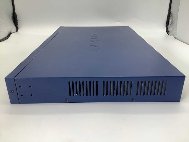 Netgear prosafe fs728tp v2 28 ports power over ethernet switch - afbeelding 4 van  6