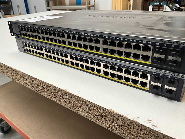 Netgear prosafe gs752tp 48 poorts switch (2x) - afbeelding 3 van  5