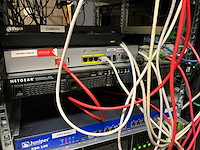 Netgear readynas 2100 server - afbeelding 1 van  3