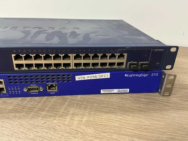 Netgear/lightning edge 19" switch (2x) - afbeelding 2 van  3