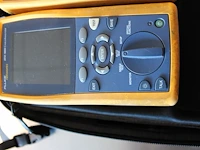 Netwerkkabelcertificeringstester fluke dtx-1800 met bijbehorende smart remote in koffer. - afbeelding 2 van  4