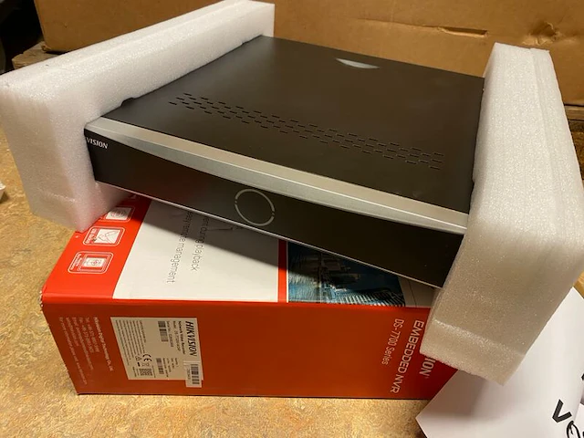 Network video recorder, hikvision, ds-7716nxi-i4/4s - afbeelding 1 van  3