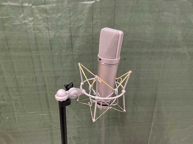 Neumann u87ai-p48 microfoon met statief - afbeelding 3 van  6