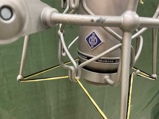 Neumann u87ai-p48 microfoon met statief - afbeelding 5 van  6