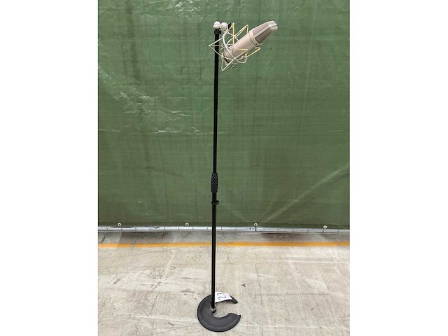 Neumann u87ai-p48 microfoon met statief - afbeelding 2 van  6