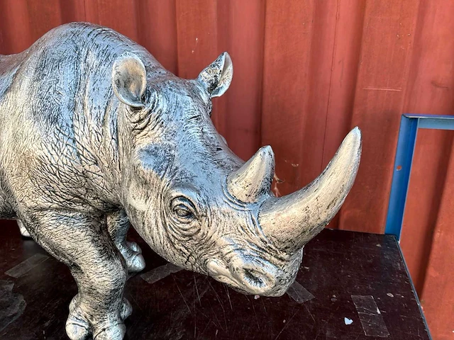 Neushoorn collectible beeld - afbeelding 3 van  4