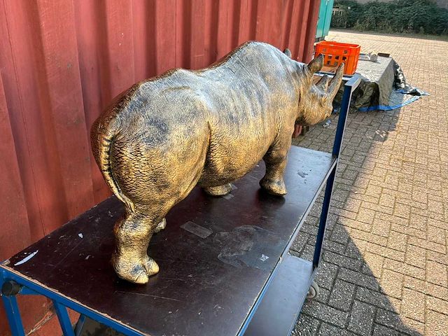 Neushoorn collectible beeld - afbeelding 1 van  4