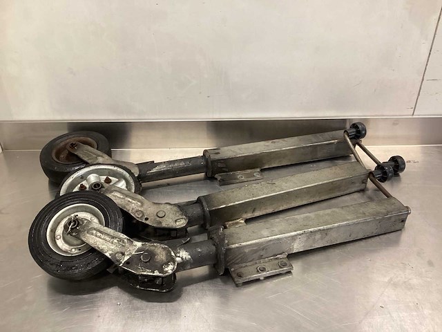 Neuswiel (3x) - afbeelding 1 van  9