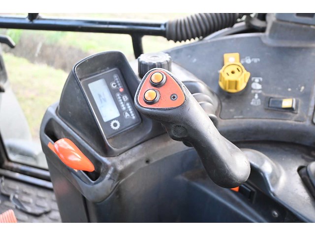 New holland - 1998 - tm135 - vierwielaangedreven landbouwtractor - afbeelding 20 van  33