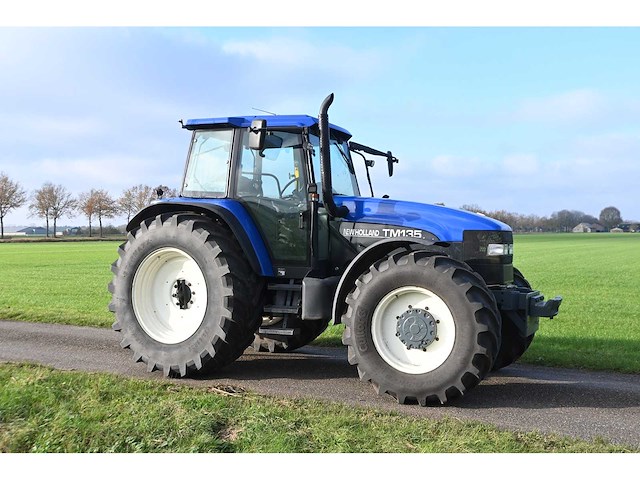 New holland - 1998 - tm135 - vierwielaangedreven landbouwtractor - afbeelding 3 van  33