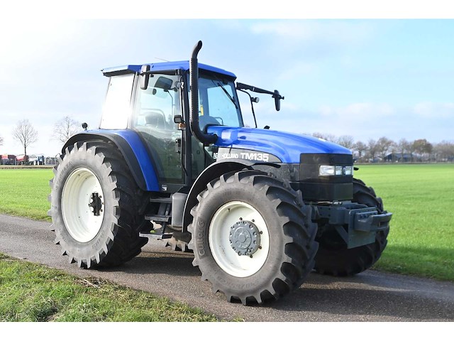 New holland - 1998 - tm135 - vierwielaangedreven landbouwtractor - afbeelding 5 van  33
