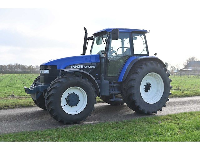 New holland - 1998 - tm135 - vierwielaangedreven landbouwtractor - afbeelding 6 van  33