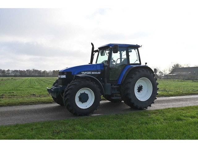 New holland - 1998 - tm135 - vierwielaangedreven landbouwtractor - afbeelding 8 van  33