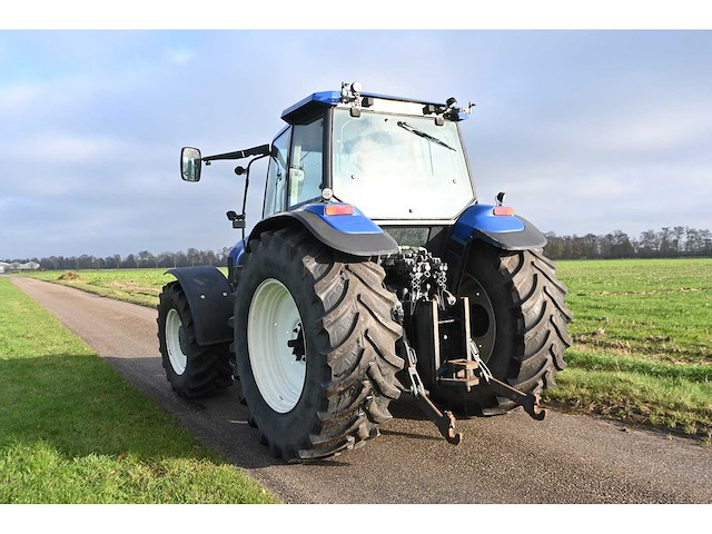 New holland - 1998 - tm135 - vierwielaangedreven landbouwtractor - afbeelding 30 van  33
