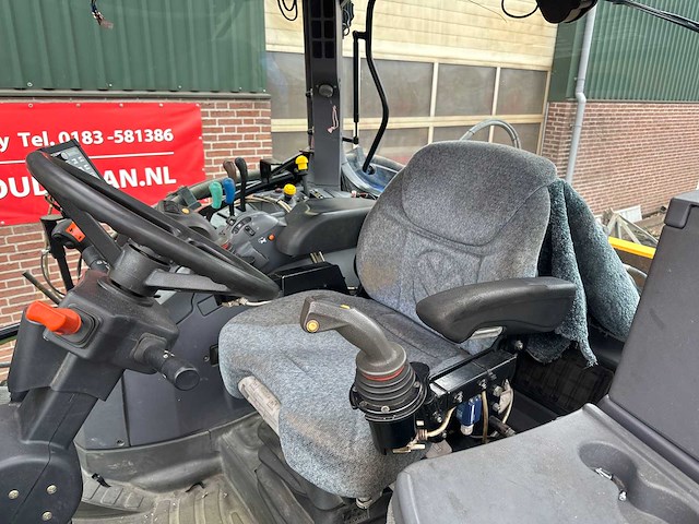 New holland - 2006 - ts125a - tractor met herder kmu180 maaier - afbeelding 4 van  10