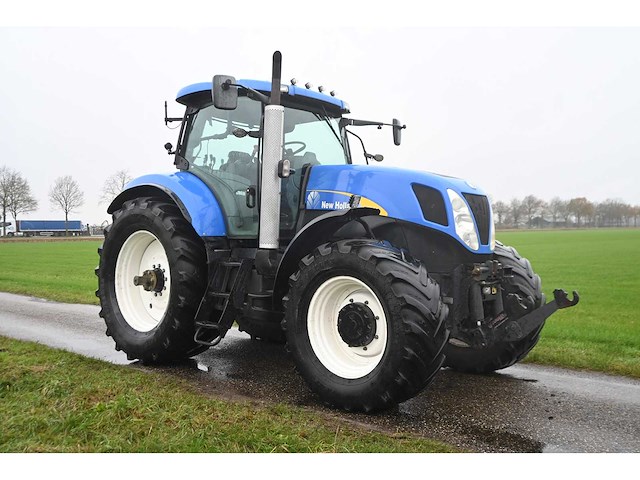 New holland - 2007 - t7030 - vierwielaangedreven landbouwtractor - afbeelding 3 van  35