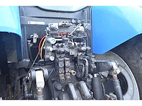 New holland - 2007 - t7030 - vierwielaangedreven landbouwtractor - afbeelding 10 van  35