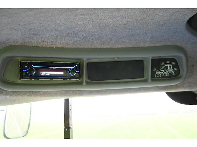 New holland - 2007 - t7030 - vierwielaangedreven landbouwtractor - afbeelding 21 van  35