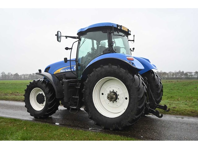 New holland - 2007 - t7030 - vierwielaangedreven landbouwtractor - afbeelding 30 van  35