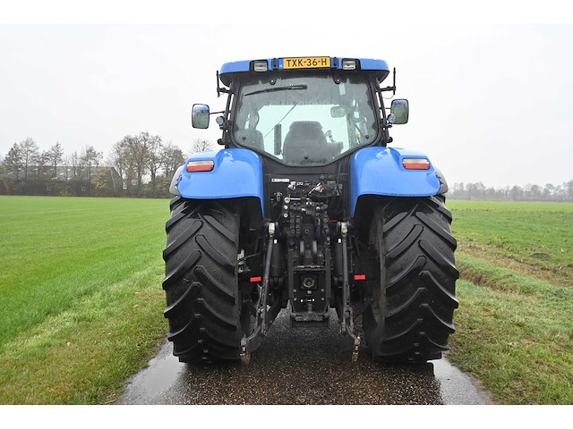 New holland - 2007 - t7030 - vierwielaangedreven landbouwtractor - afbeelding 32 van  35