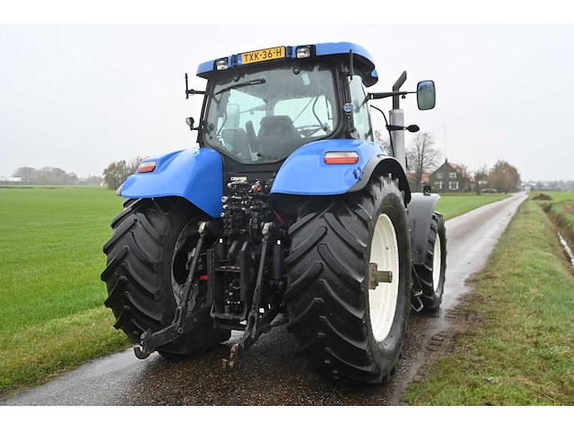 New holland - 2007 - t7030 - vierwielaangedreven landbouwtractor - afbeelding 33 van  35