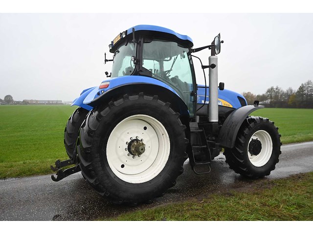 New holland - 2007 - t7030 - vierwielaangedreven landbouwtractor - afbeelding 34 van  35