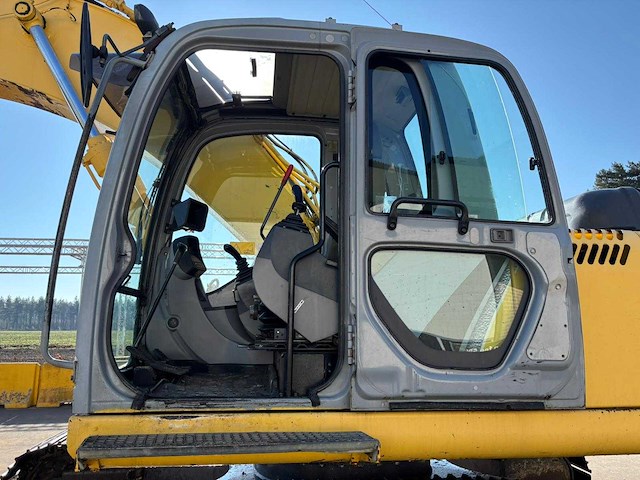 New holland - 2008 - e215b - rupsgraafmachine - afbeelding 4 van  23