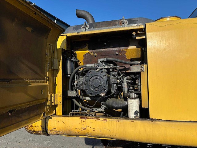 New holland - 2008 - e215b - rupsgraafmachine - afbeelding 9 van  23