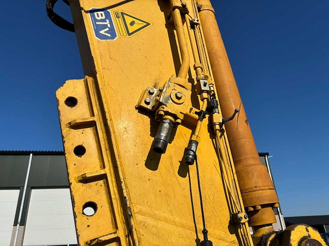 New holland - 2008 - e215b - rupsgraafmachine - afbeelding 15 van  23