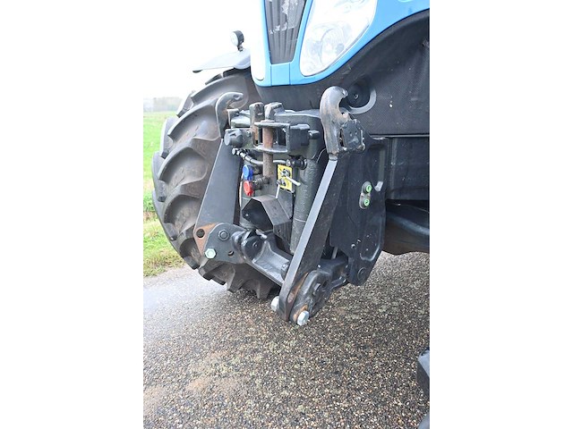 New holland - 2011 - t7070 - vierwielaangedreven landbouwtractor - afbeelding 5 van  39