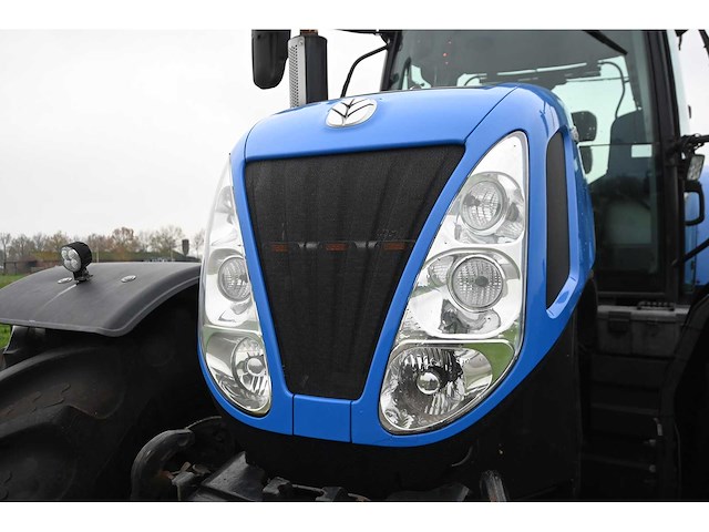 New holland - 2011 - t7070 - vierwielaangedreven landbouwtractor - afbeelding 7 van  39
