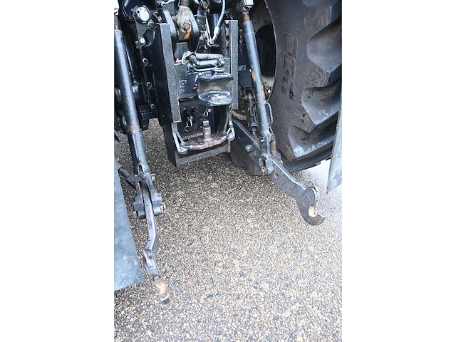 New holland - 2011 - t7070 - vierwielaangedreven landbouwtractor - afbeelding 13 van  39