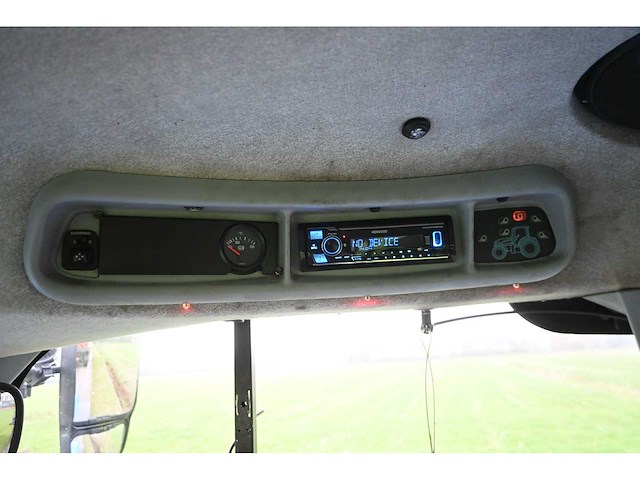 New holland - 2011 - t7070 - vierwielaangedreven landbouwtractor - afbeelding 25 van  39