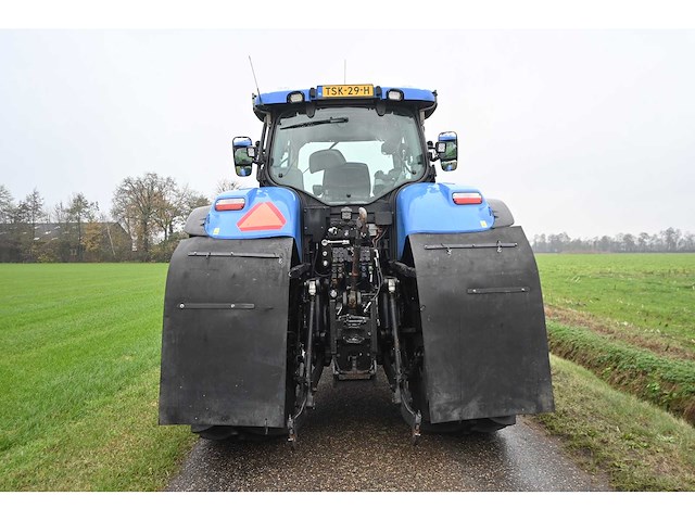 New holland - 2011 - t7070 - vierwielaangedreven landbouwtractor - afbeelding 35 van  39