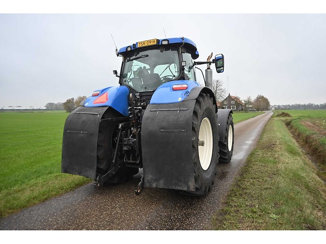 New holland - 2011 - t7070 - vierwielaangedreven landbouwtractor - afbeelding 36 van  39