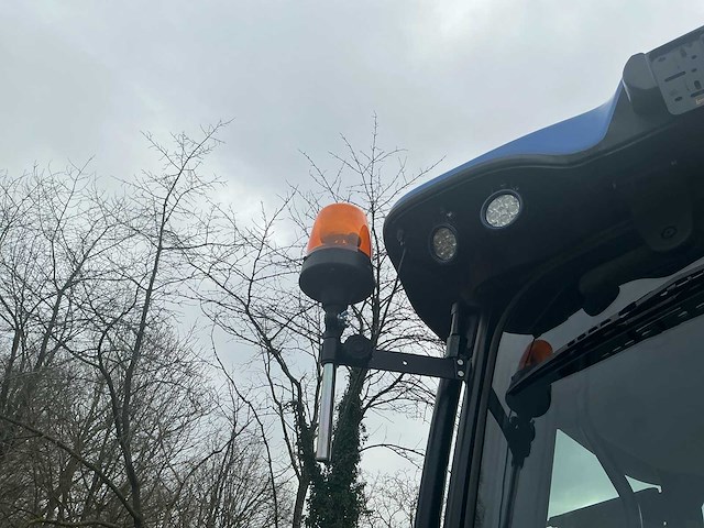 New holland - 2023 - t6.145 - vierwielaangedreven landbouwtractor - afbeelding 44 van  53