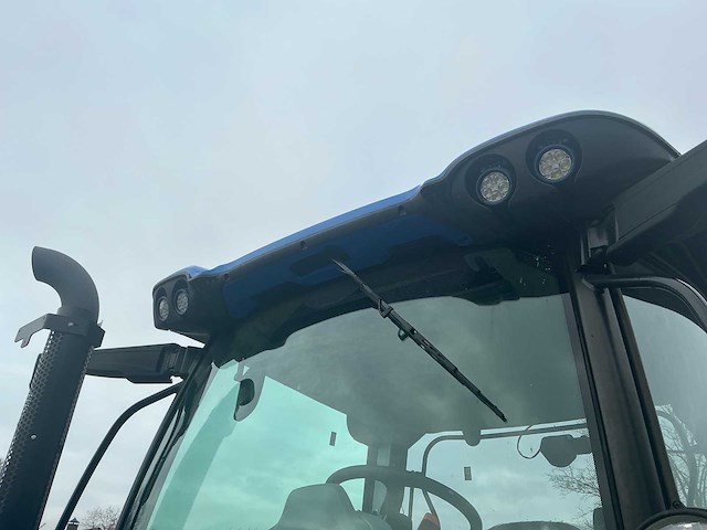 New holland - 2023 - t6.145 - vierwielaangedreven landbouwtractor - afbeelding 46 van  53