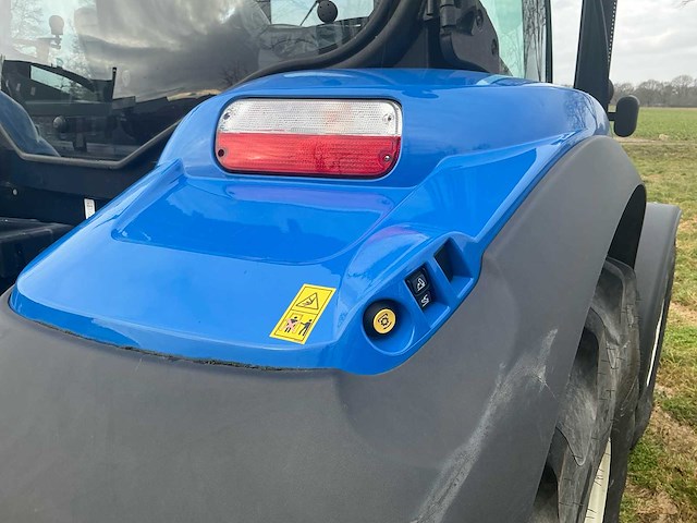 New holland - 2023 - t6.145 - vierwielaangedreven landbouwtractor - afbeelding 50 van  53