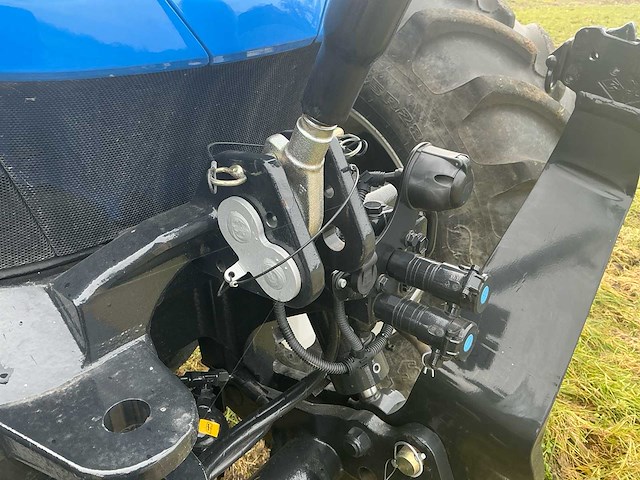 New holland - 2023 - t6.145 - vierwielaangedreven landbouwtractor - afbeelding 31 van  53