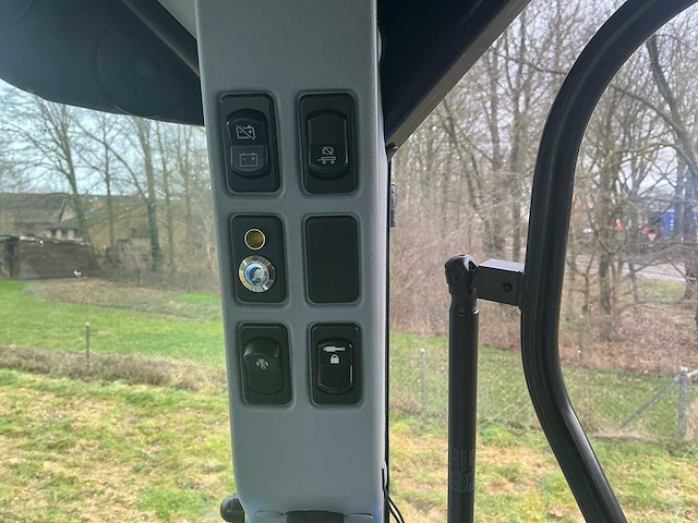 New holland - 2023 - t6.145 - vierwielaangedreven landbouwtractor - afbeelding 42 van  53