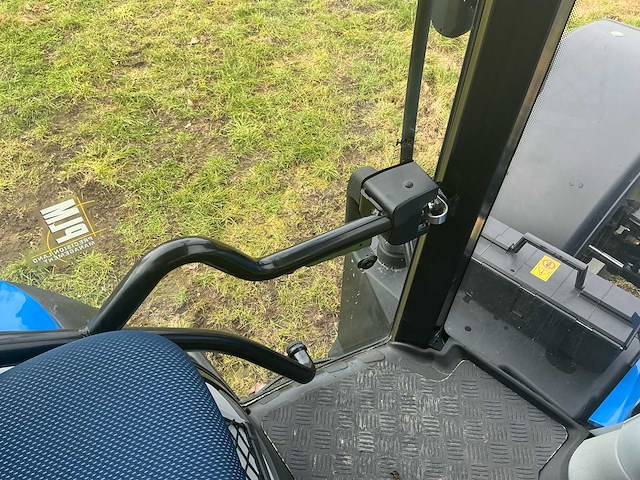New holland - 2023 - t6.145 - vierwielaangedreven landbouwtractor - afbeelding 48 van  53