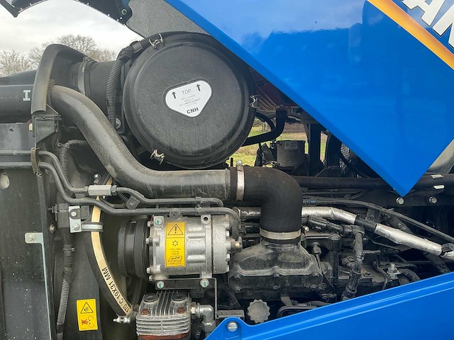 New holland - 2023 - t6.145 - vierwielaangedreven landbouwtractor - afbeelding 4 van  20