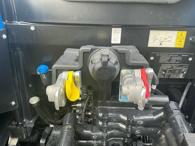 New holland - 2023 - t6.145 - vierwielaangedreven landbouwtractor - afbeelding 13 van  48