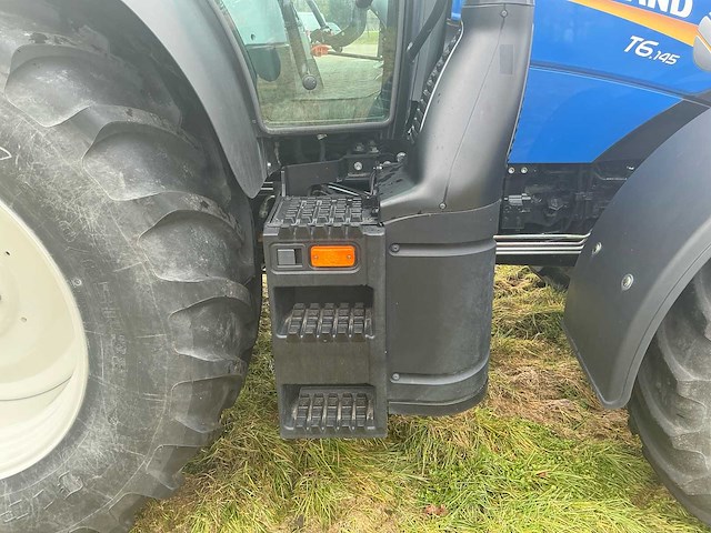 New holland - 2023 - t6.145 - vierwielaangedreven landbouwtractor - afbeelding 17 van  48