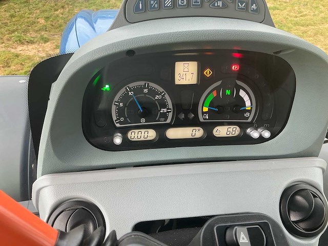 New holland - 2023 - t6.145 - vierwielaangedreven landbouwtractor - afbeelding 37 van  48