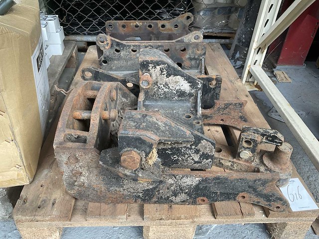 New holland - ford - fiat achterbrug trekhaak slede (3x) - afbeelding 2 van  4