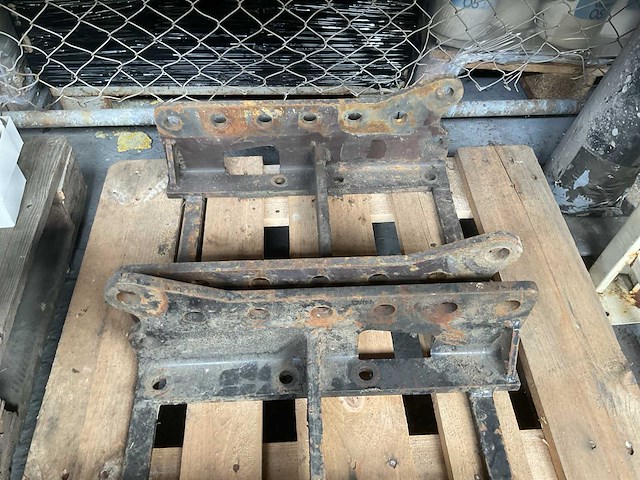 New holland - ford - fiat achterbrug trekhaak slede (3x) - afbeelding 3 van  4