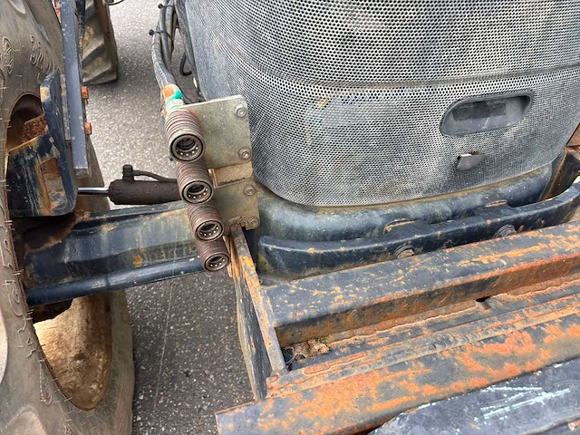 New holland - td90d - tractor - 4wd - 90pk - 2008 - afbeelding 7 van  16