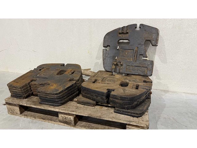 New holland 45kg frontgewicht (12x) - afbeelding 3 van  6