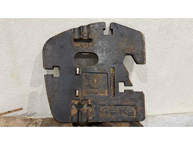 New holland 45kg frontgewicht (12x) - afbeelding 6 van  6